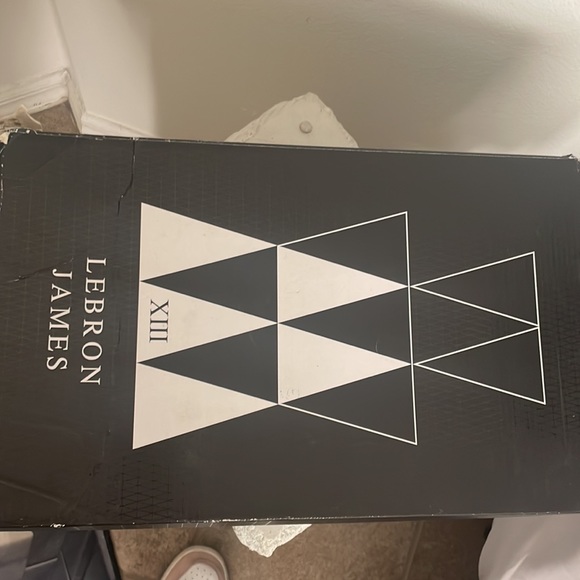 Nike Lebron 13 'Akronite’ multi color basketball shoes - Picture 4 of 4